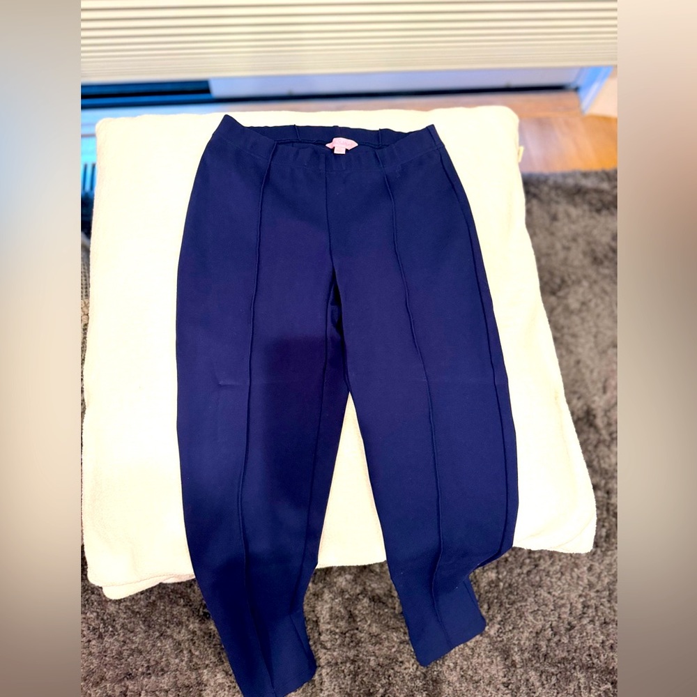 NWOT Lilly Pulitzer travel pants in navy. Size medium. Retail $128.